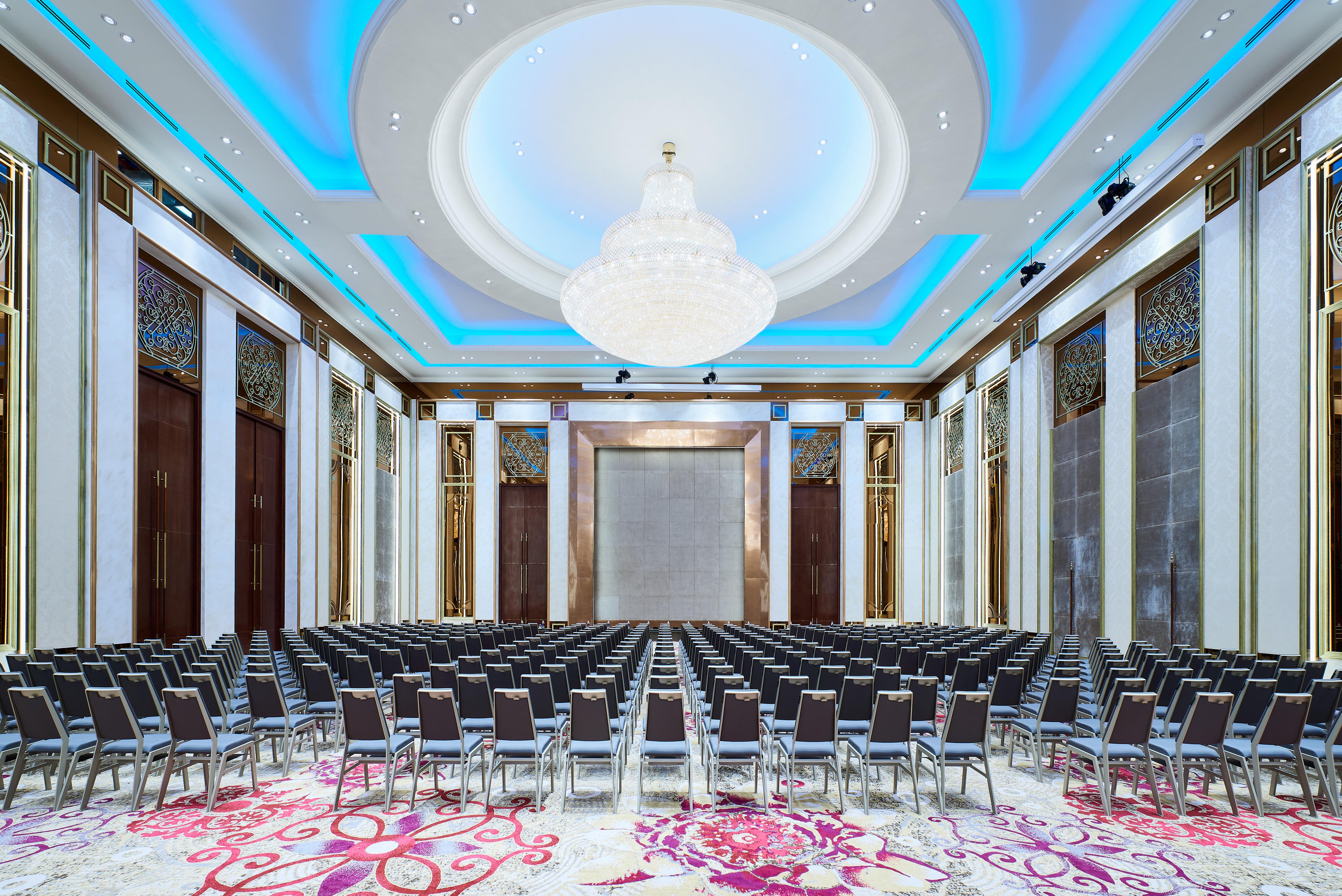 Dưỡng Và Trung Tâm Hội Nghị Sheraton Grand