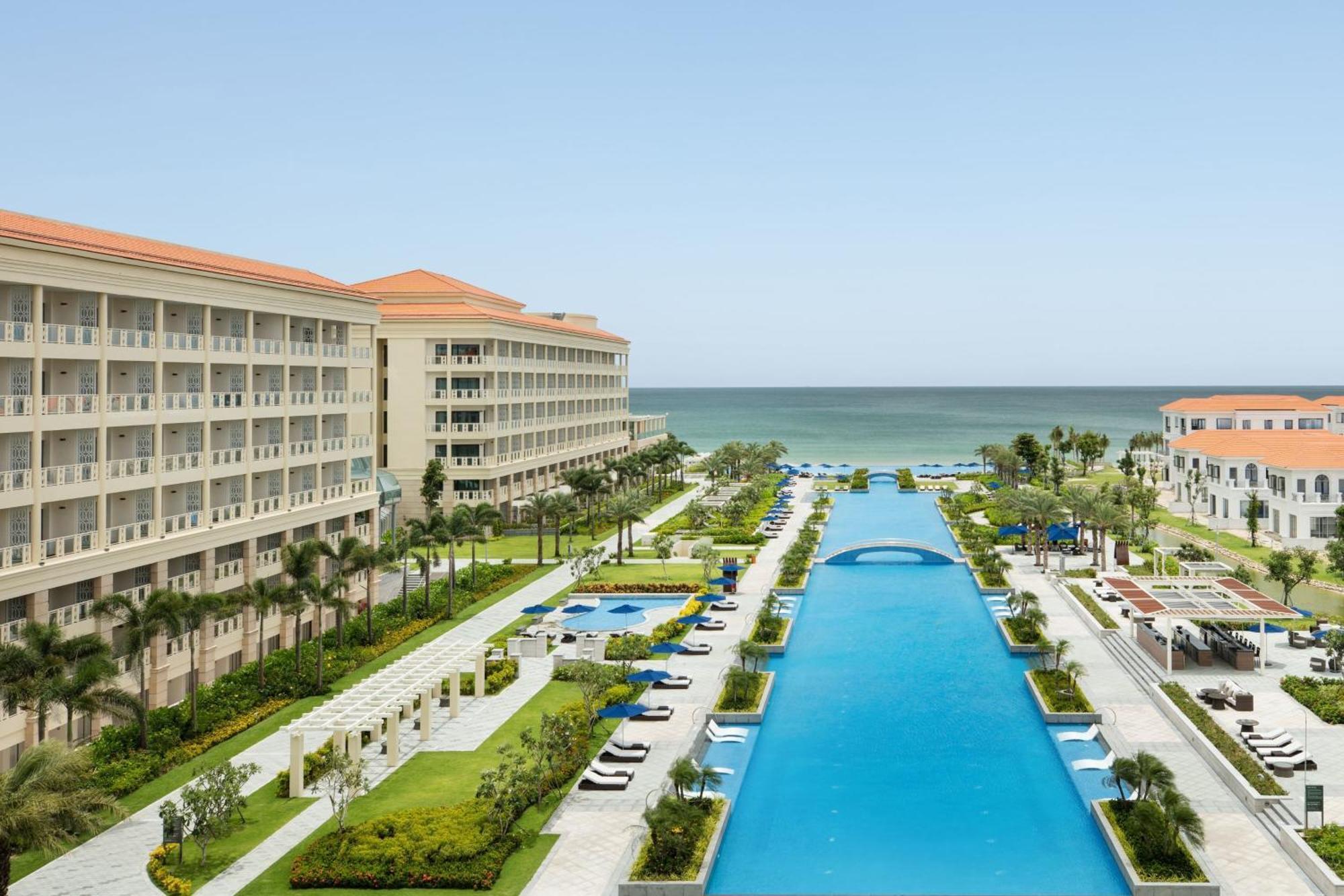 Dưỡng Và Trung Tâm Hội Nghị Sheraton Grand