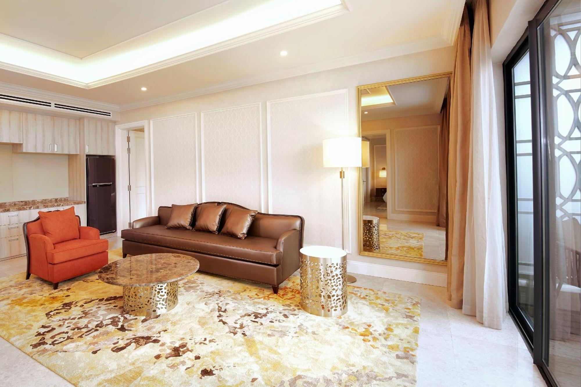 Dưỡng Và Trung Tâm Hội Nghị Sheraton Grand