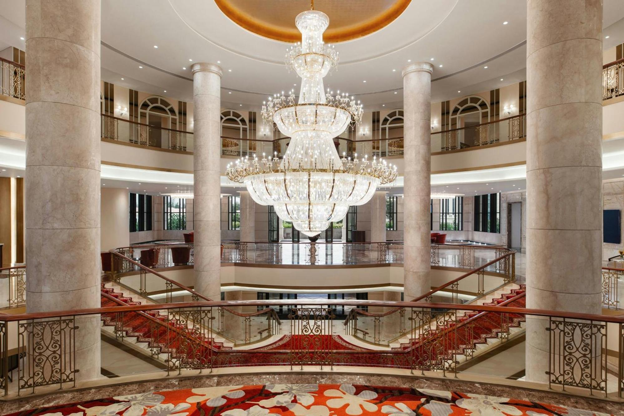 Dưỡng Và Trung Tâm Hội Nghị Sheraton Grand