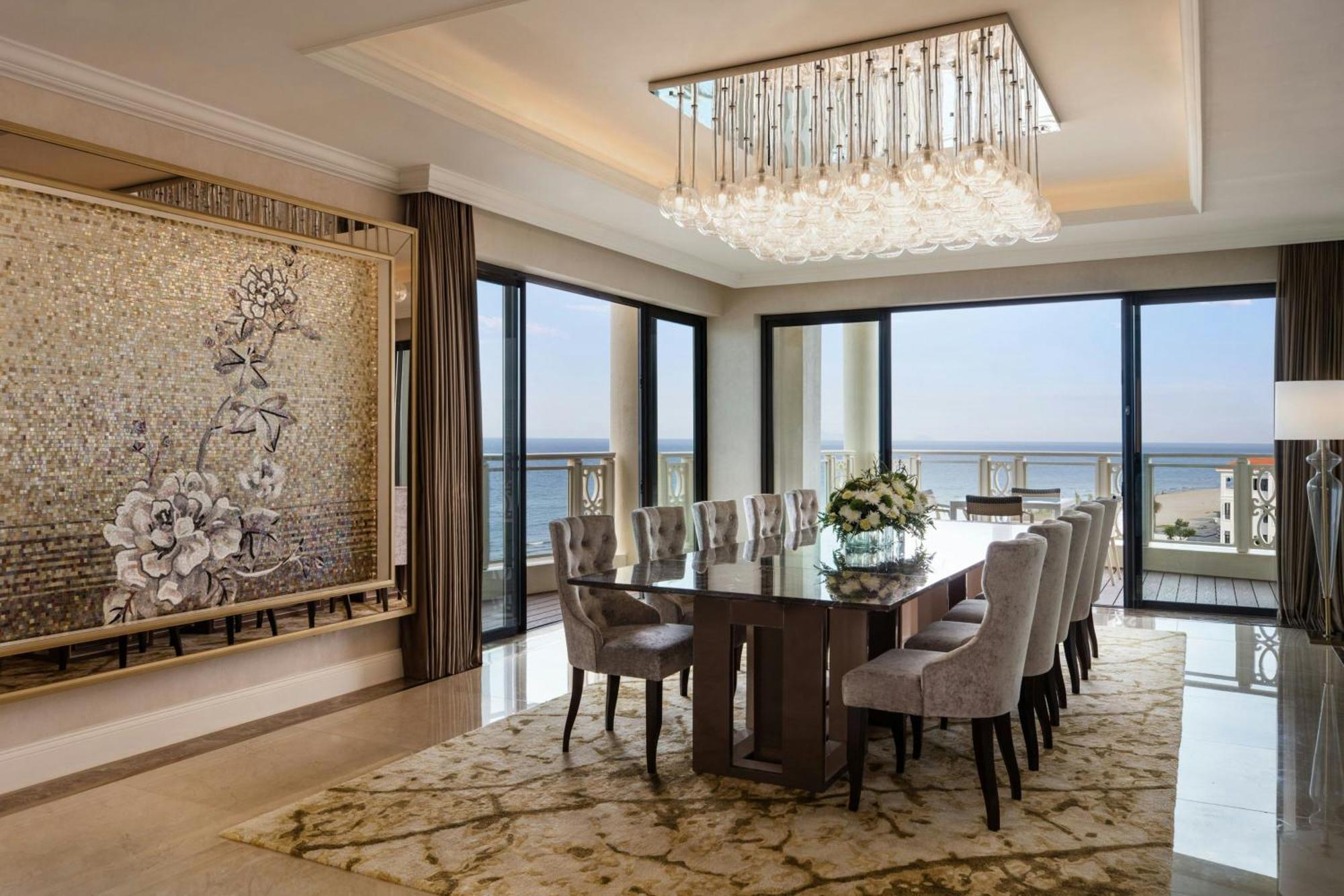 Dưỡng Và Trung Tâm Hội Nghị Sheraton Grand 5*
