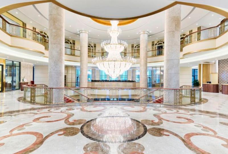 Dưỡng Và Trung Tâm Hội Nghị Sheraton Grand